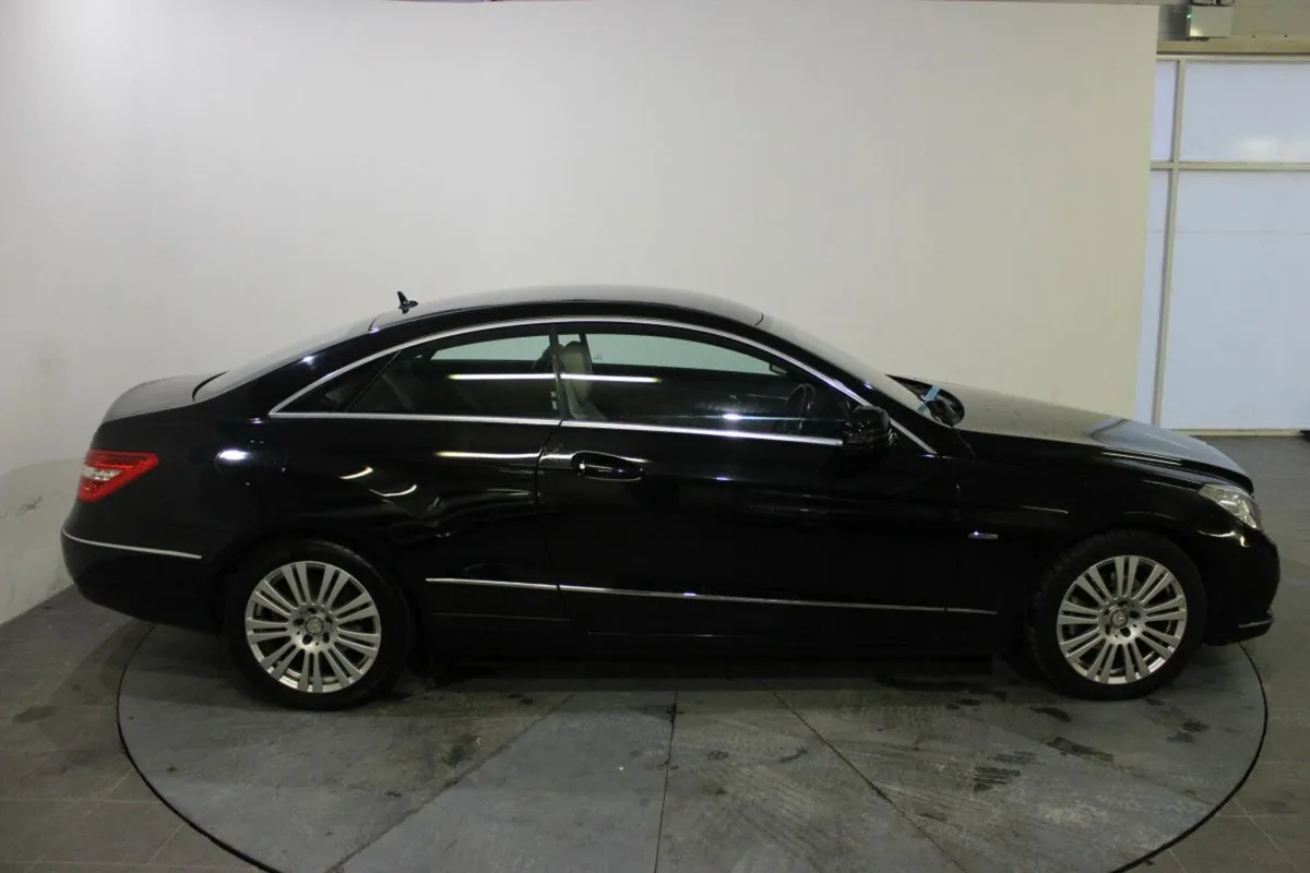 Mercedes-Benz E-Class E 220 CDI BE Avantgarde Spor - Image 3