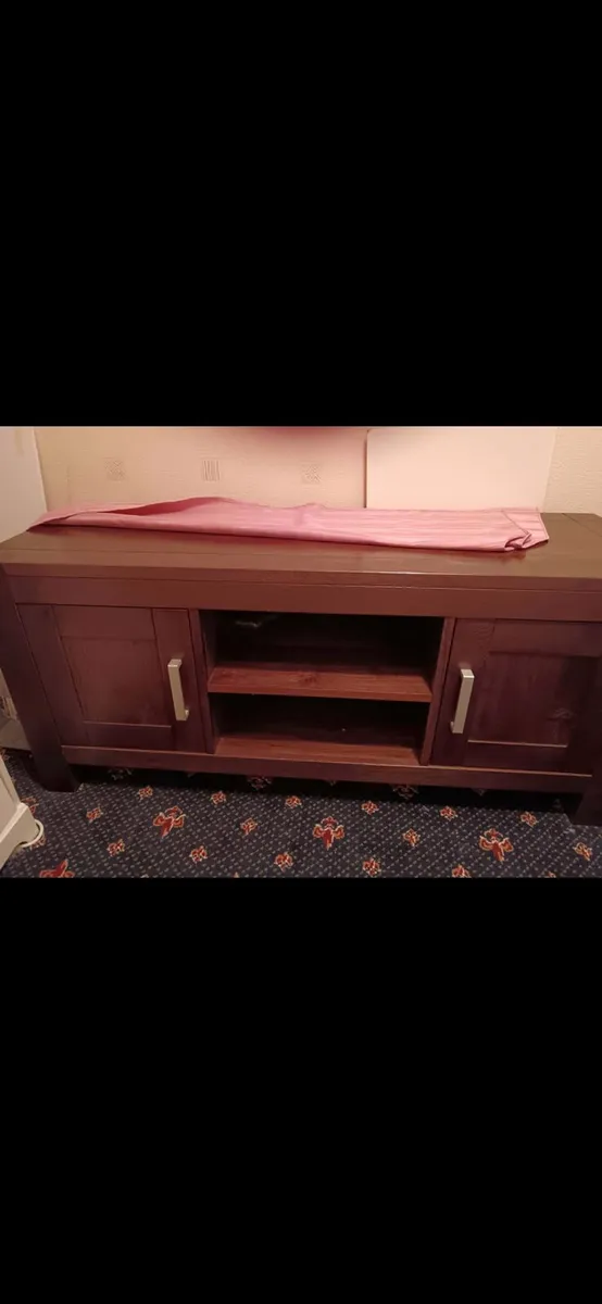 TV unit and tables - Image 1