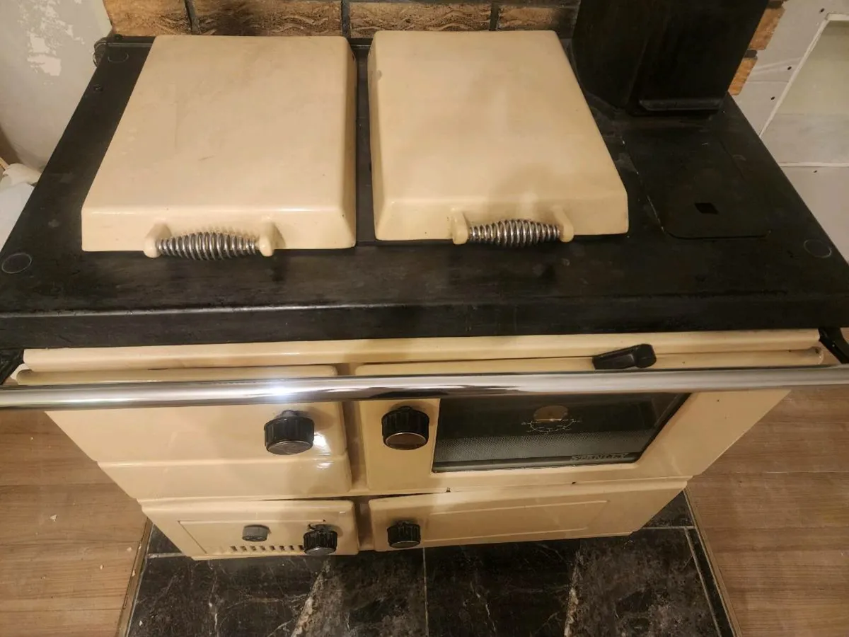 Stanley range with back boiler - Image 2