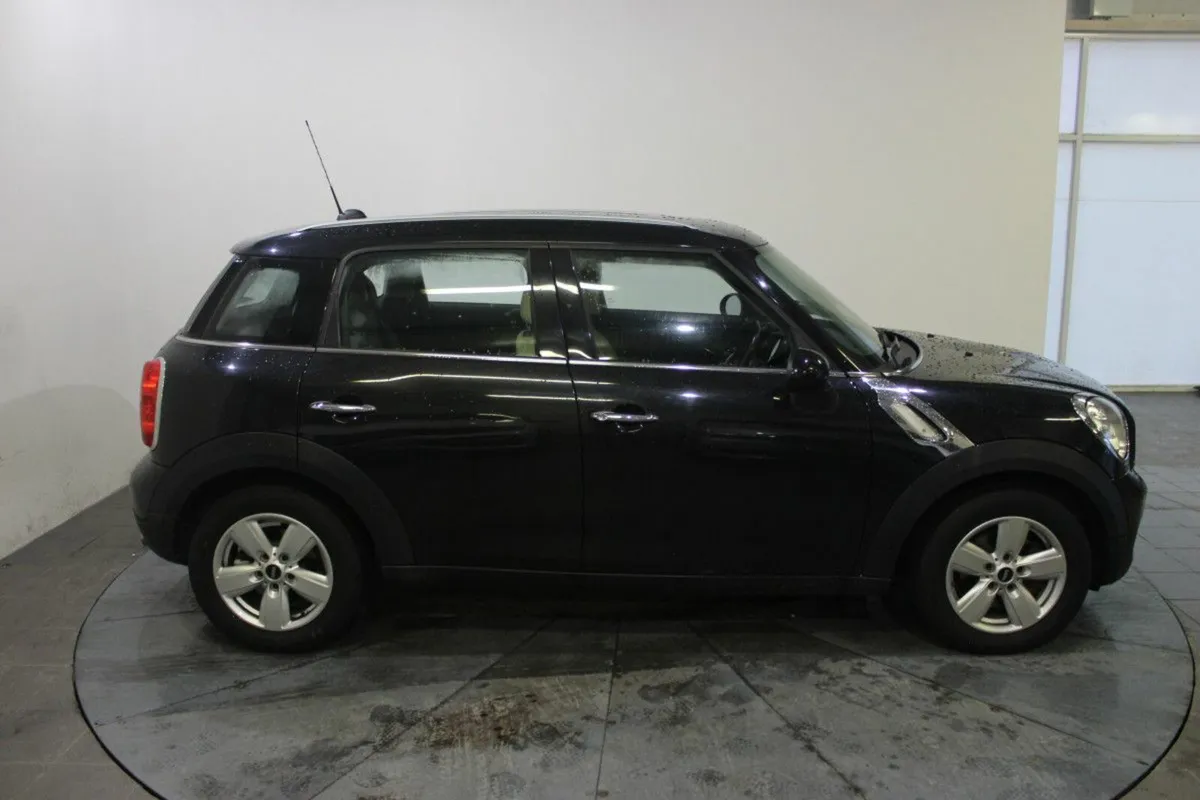Mini Cooper 1.6D COOPER D - Image 3