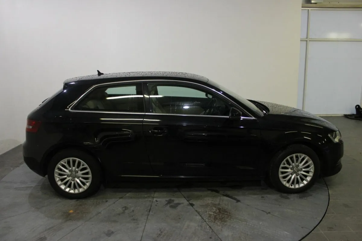 Audi A3 1.6 TDI SE 3DR - Image 3