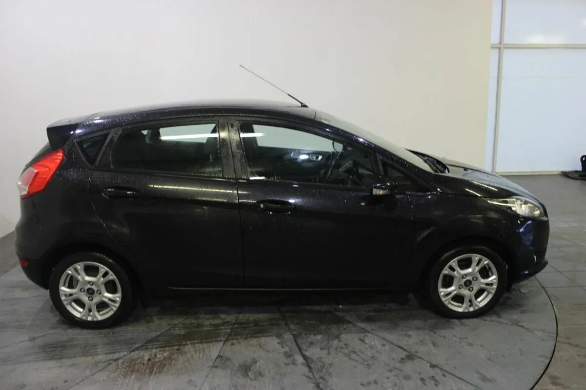 Ford Fiesta 1.25 60PS Zetec - Image 3