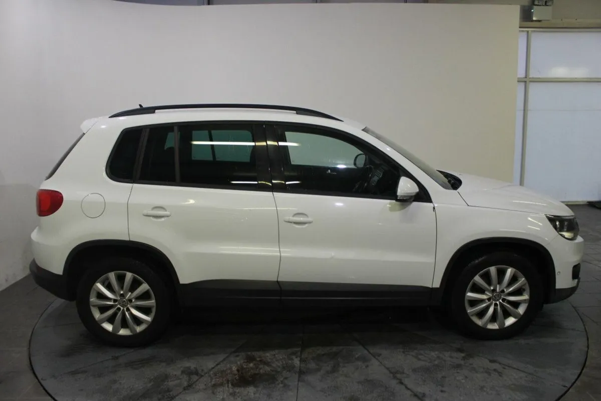 Volkswagen Tiguan 2.0 TDI 110BHP LIFE & LEISURE - Image 3