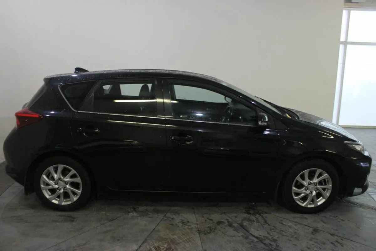 Toyota Auris 1.4 D-4D (90) 5Dr Luna - Image 4