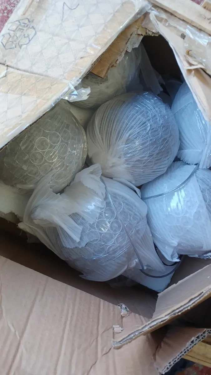 JOB LOT 6 Wire Ball Chandelier - Image 2