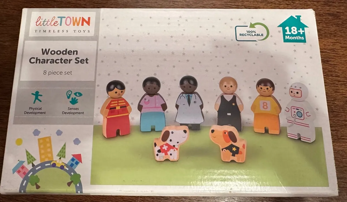 Wooden Dolls House - Image 4