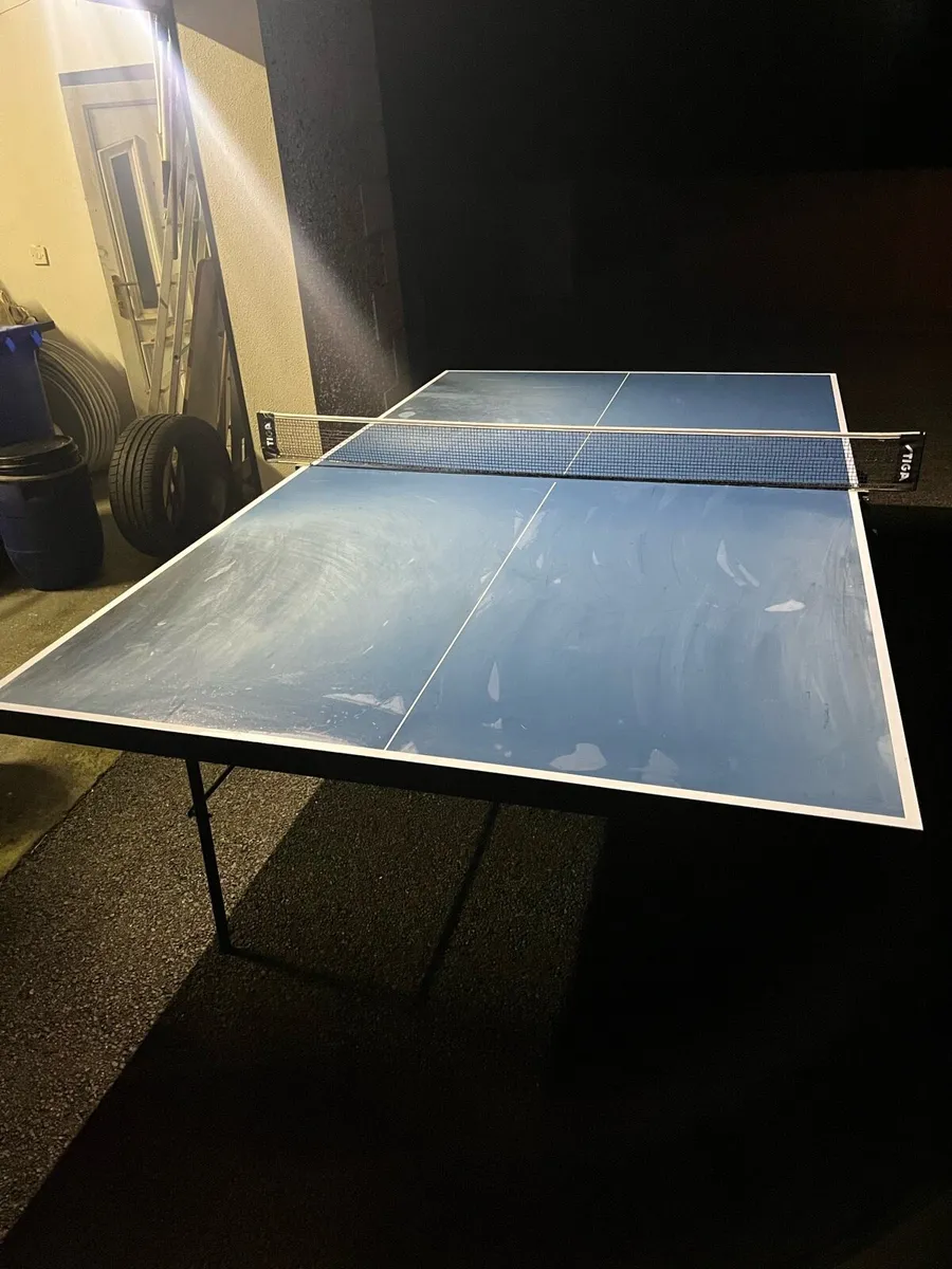 Table tennis table - Image 1