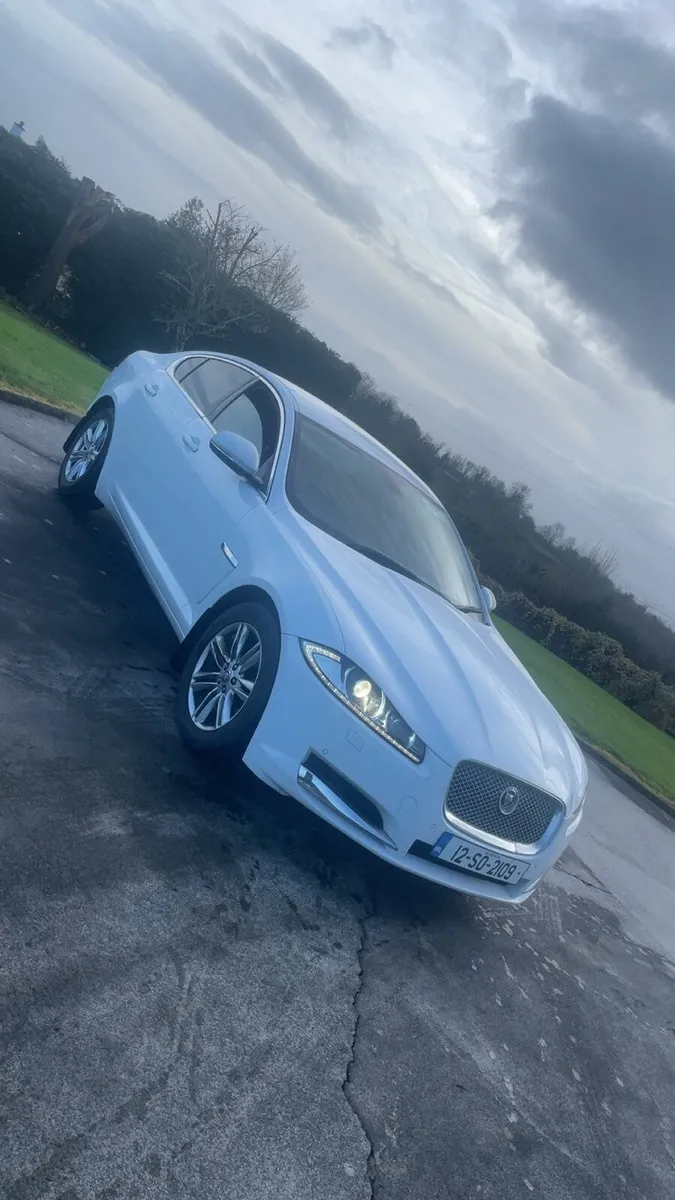 Jaguar XF LUXURY - Image 1