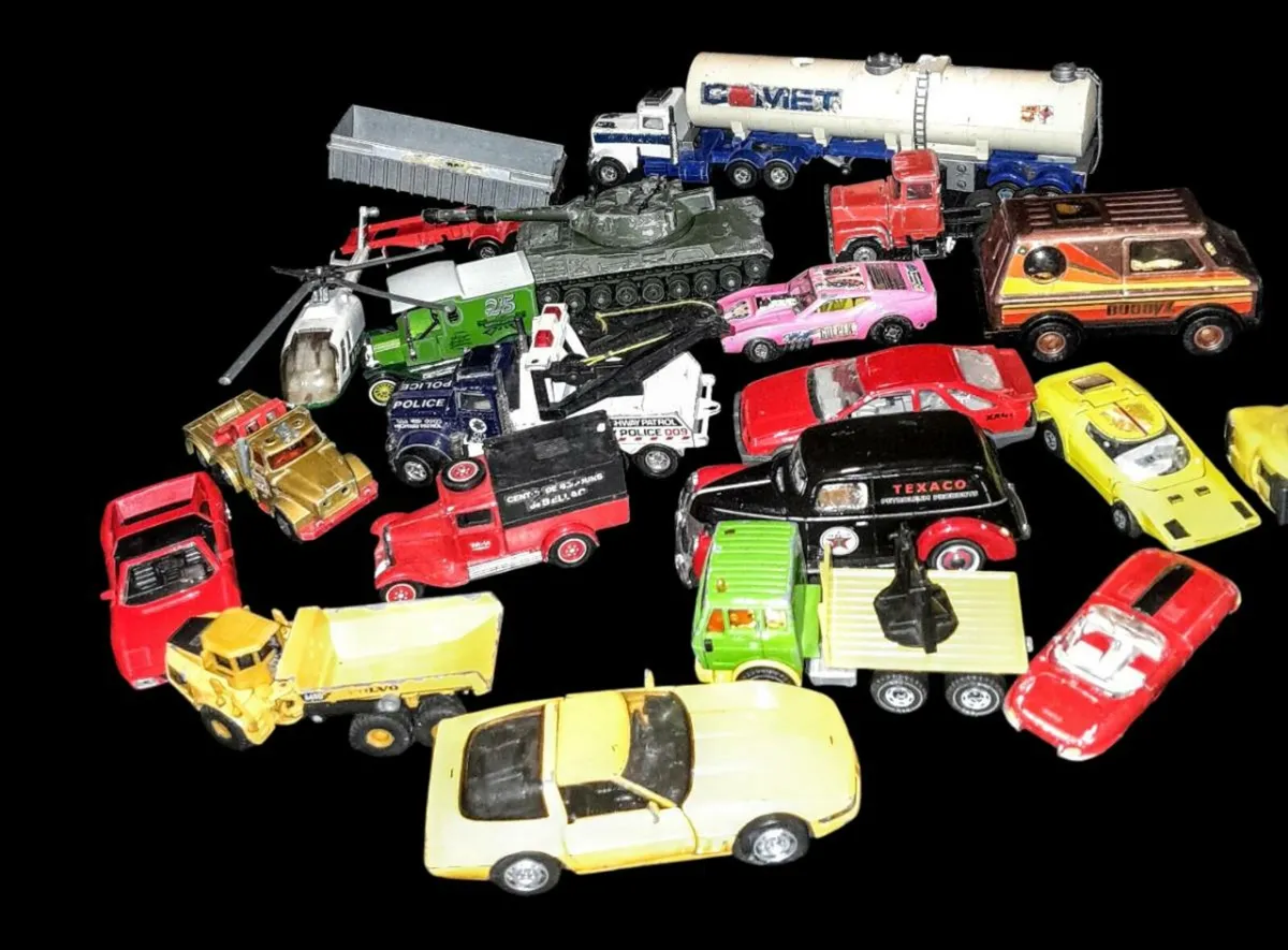 Large bundle of die-cast cars,Dinkytank,helicopter - Image 1