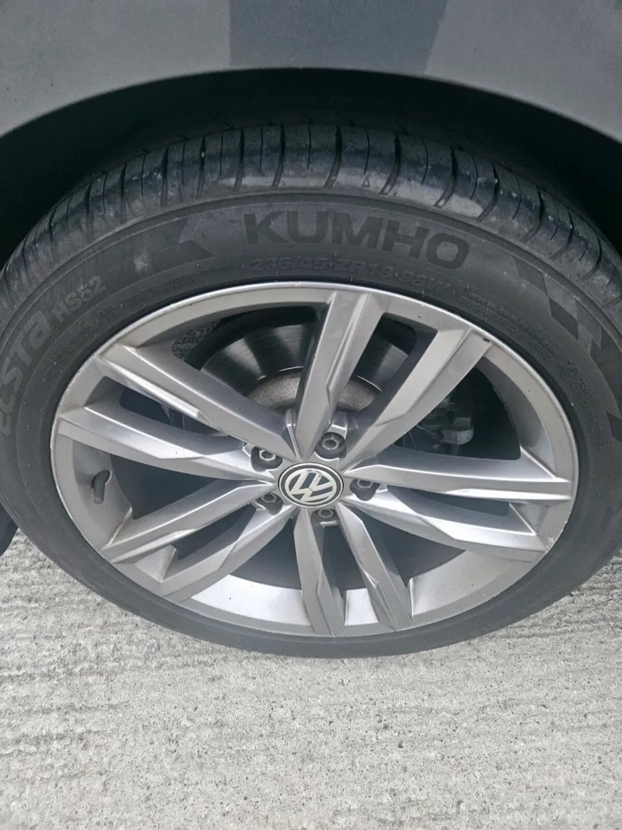 2017 VW Passat GT - Image 4