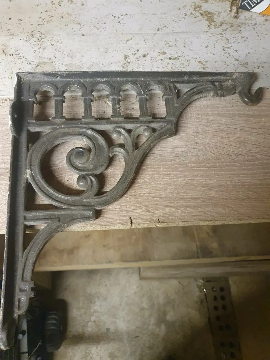 Heavy duty hanging brackets - Image 1