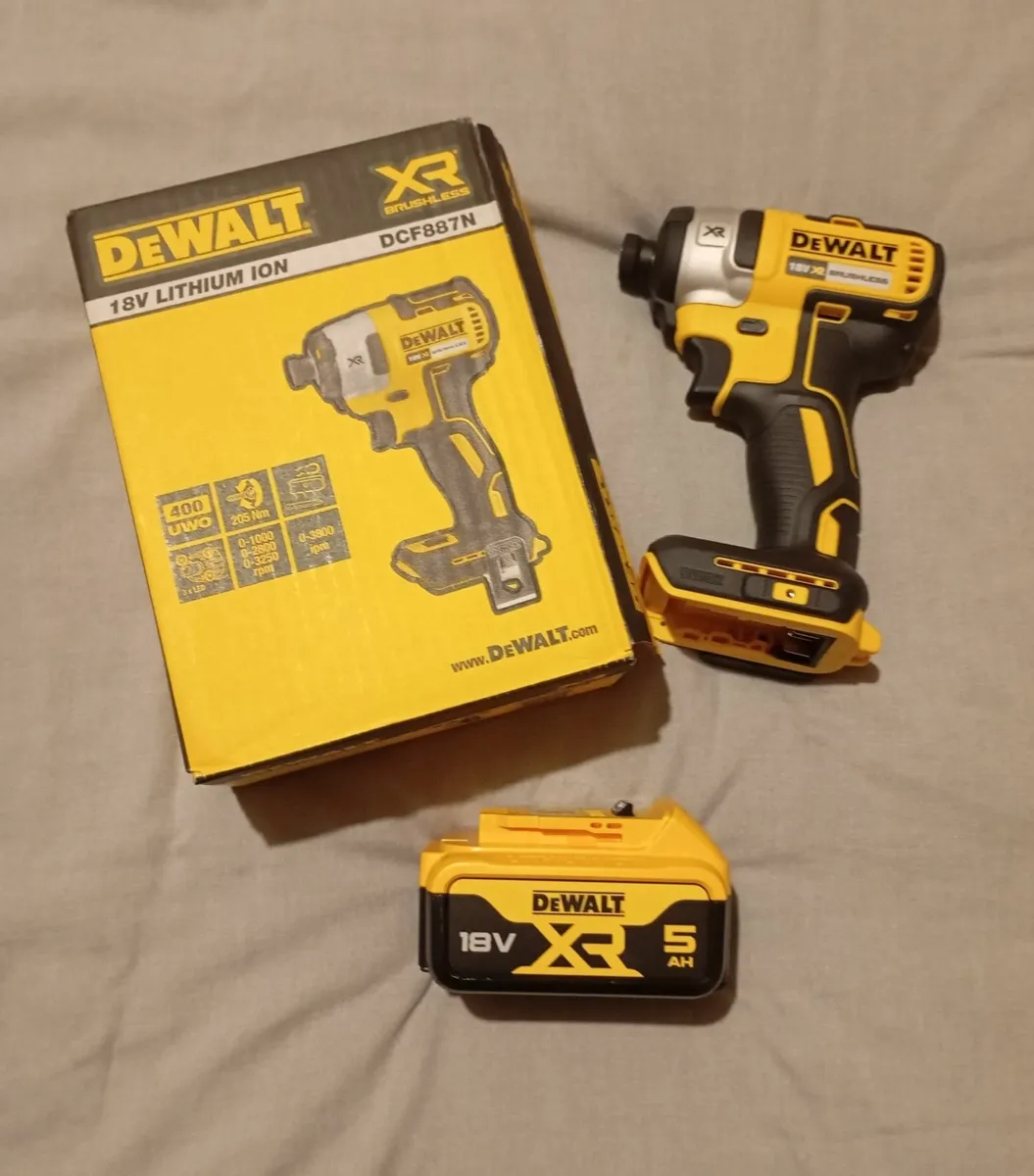 DeWalt dcf887 & 5ah Battery - Image 1