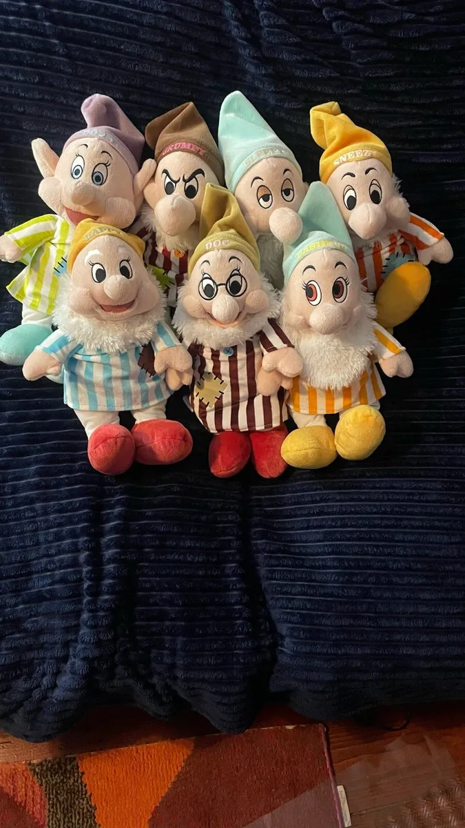 7 Dwarfs soft toys - Image 1