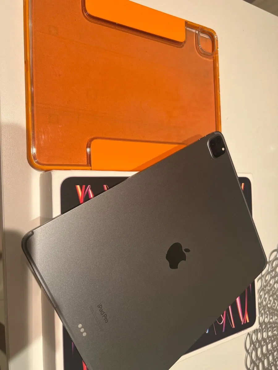 Ipad pro 12.9 6th gen - Image 1