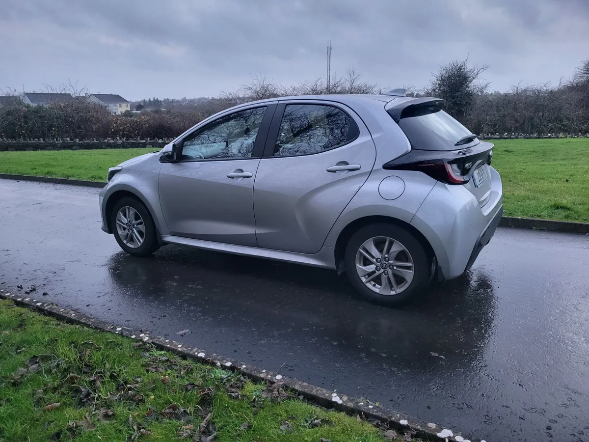 Toyota Yaris Hybrid Automatic - Image 4