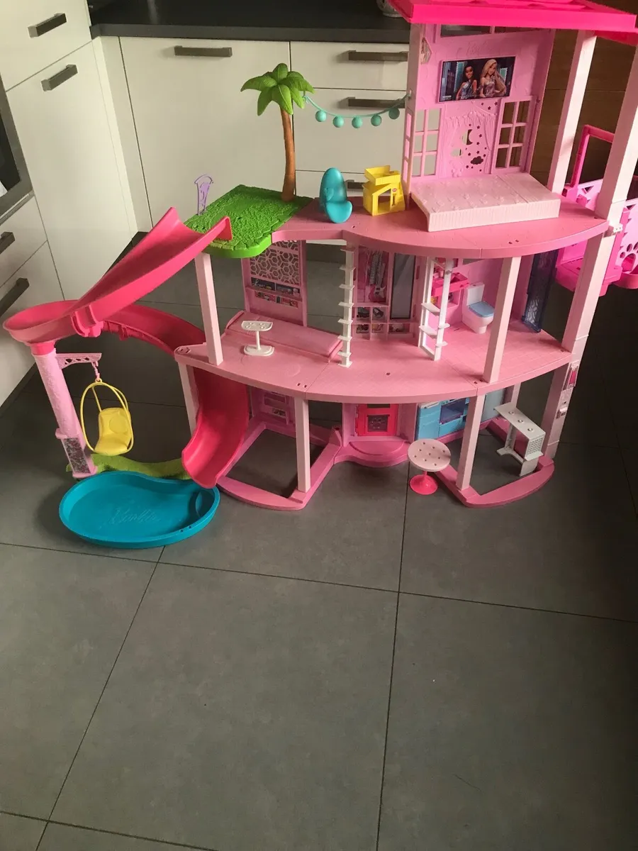 Barbie dreamhouse - Image 1