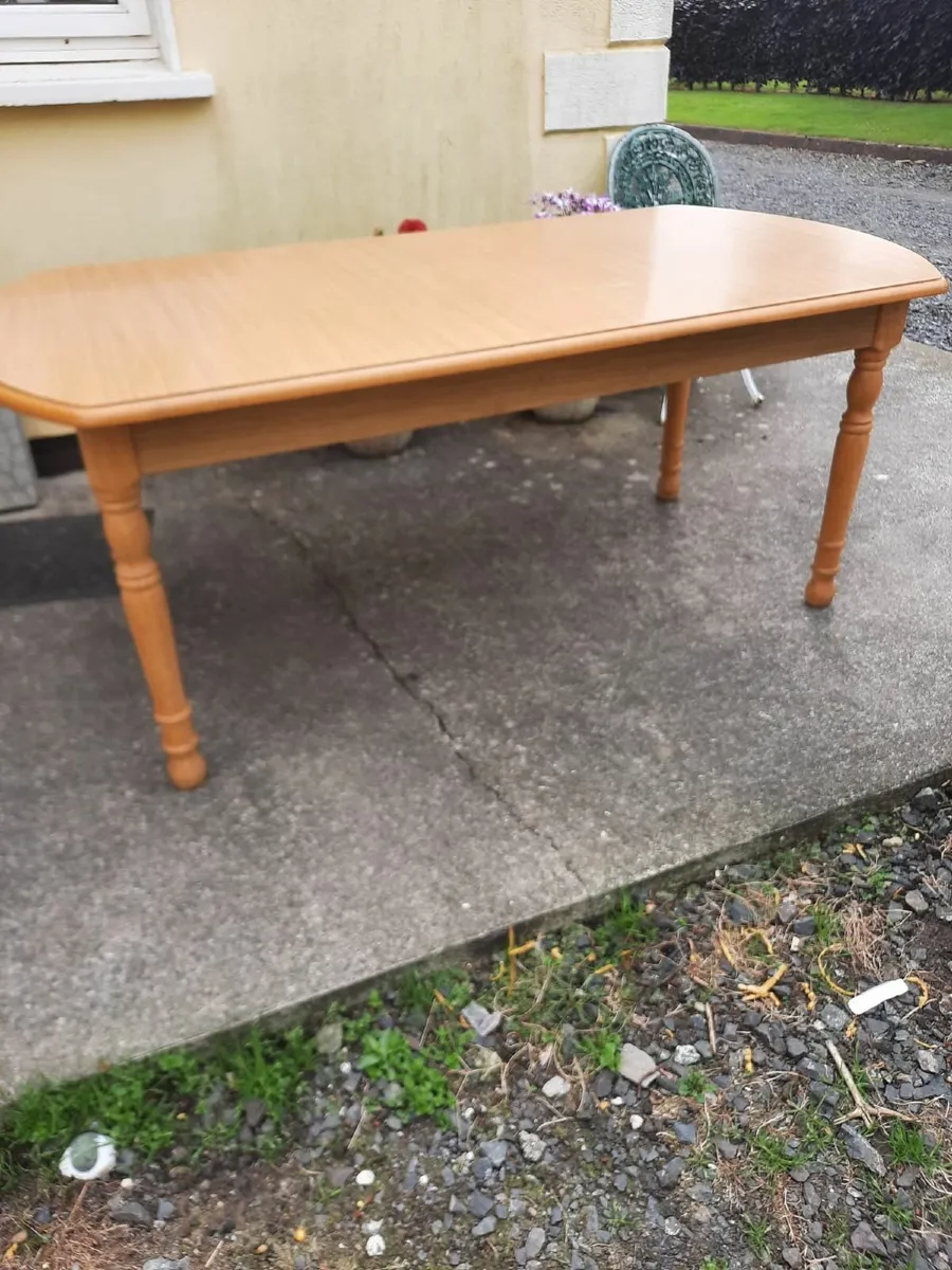 Kitchen table - Image 2