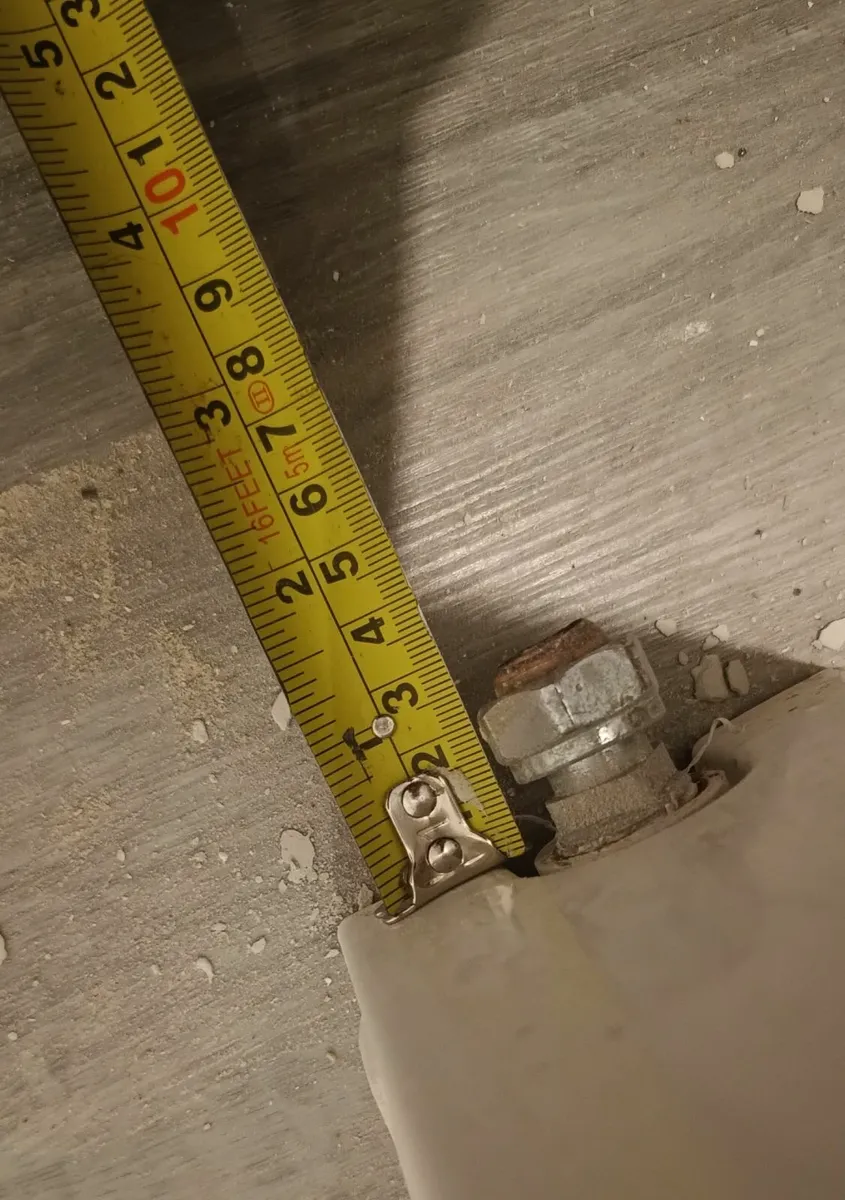 Radiator heater 110 lenght 120 centers - Image 4