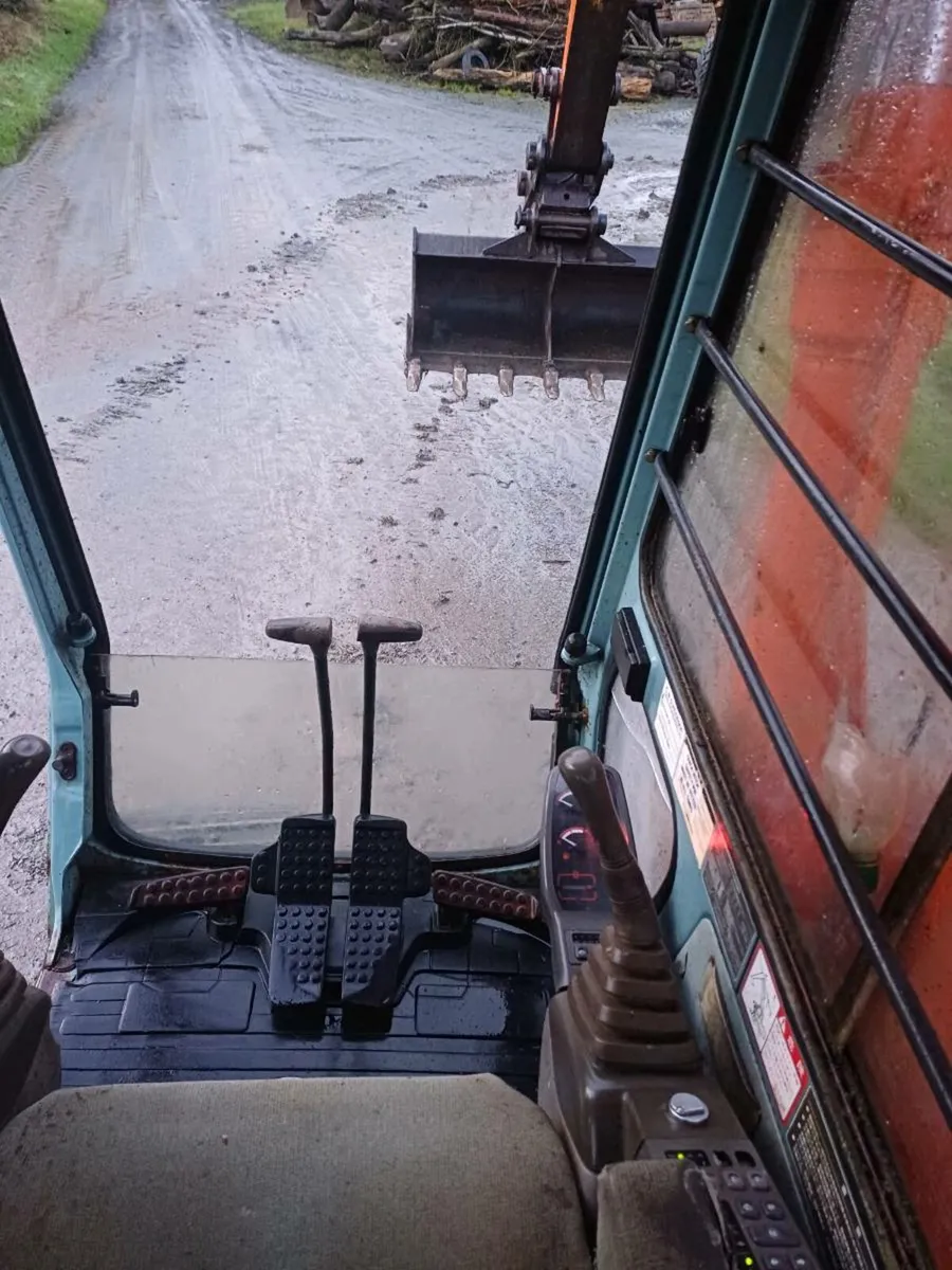 Hitachi EX120-3 - Image 2