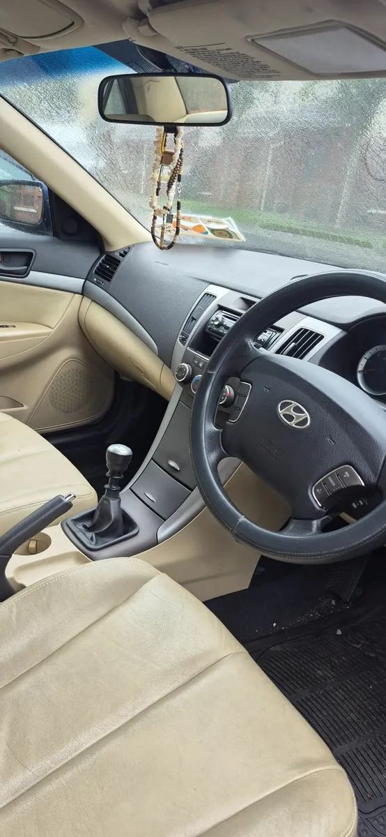 Hyundai Sonata 2010 - Image 3