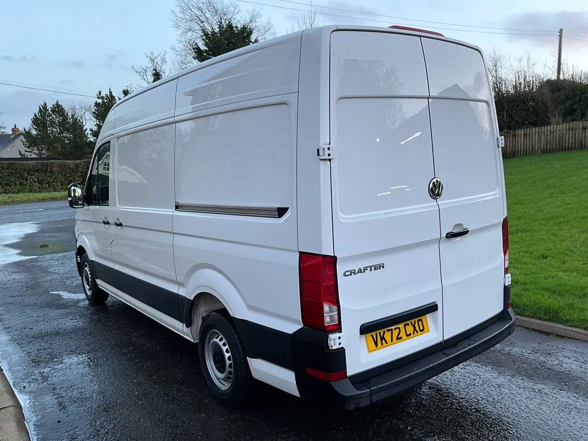 215 VRT 2022 VW CRAFTER MWB - Image 4