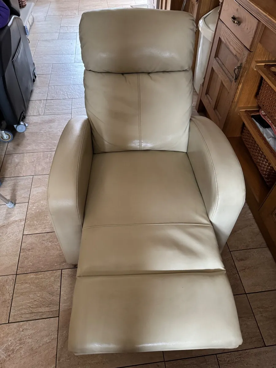 Recliner cream chair - Image 4