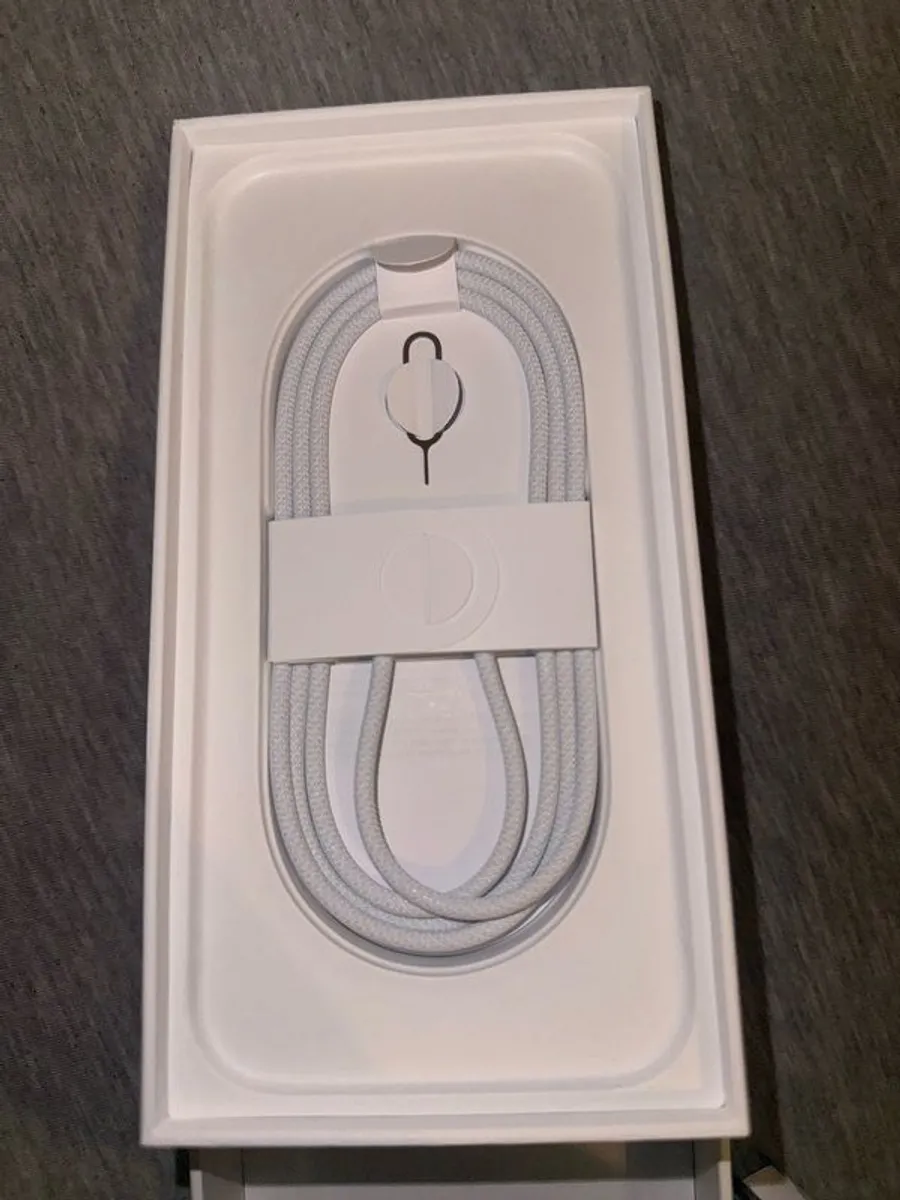 Apple iPhone 17 Pro Max 256 GB Deep Blue - Image 3