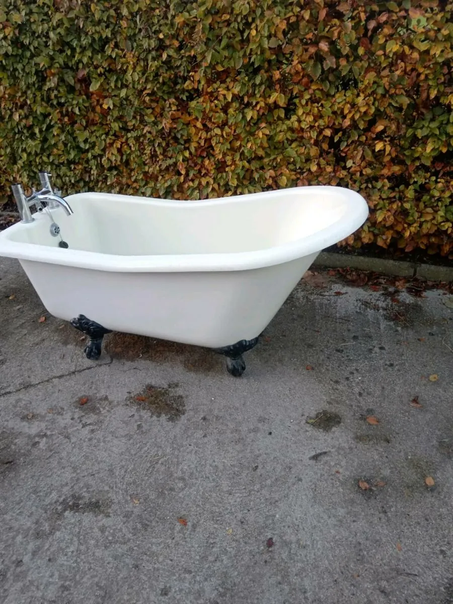 Freestanding bath - Image 1