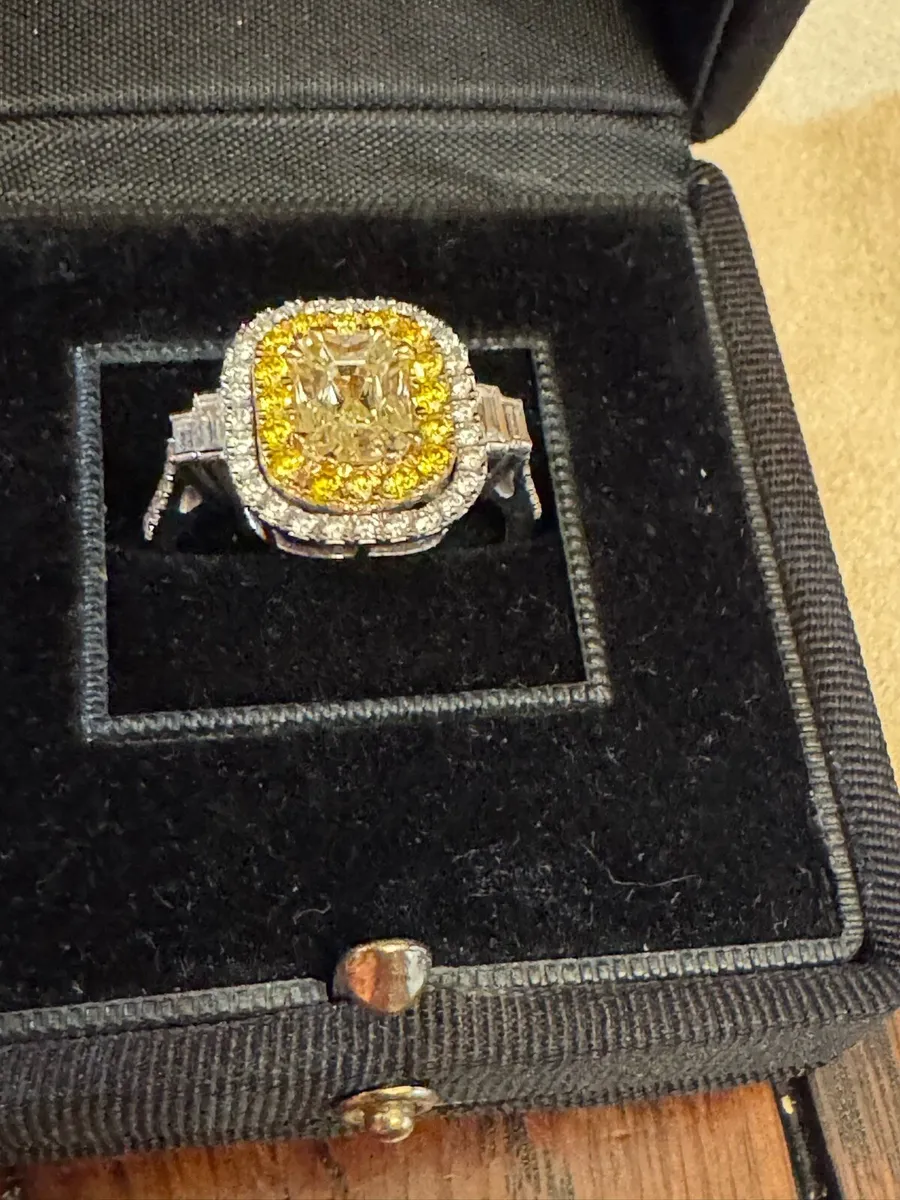 9 ct white gold yellow diamond ring with valuation - Image 2