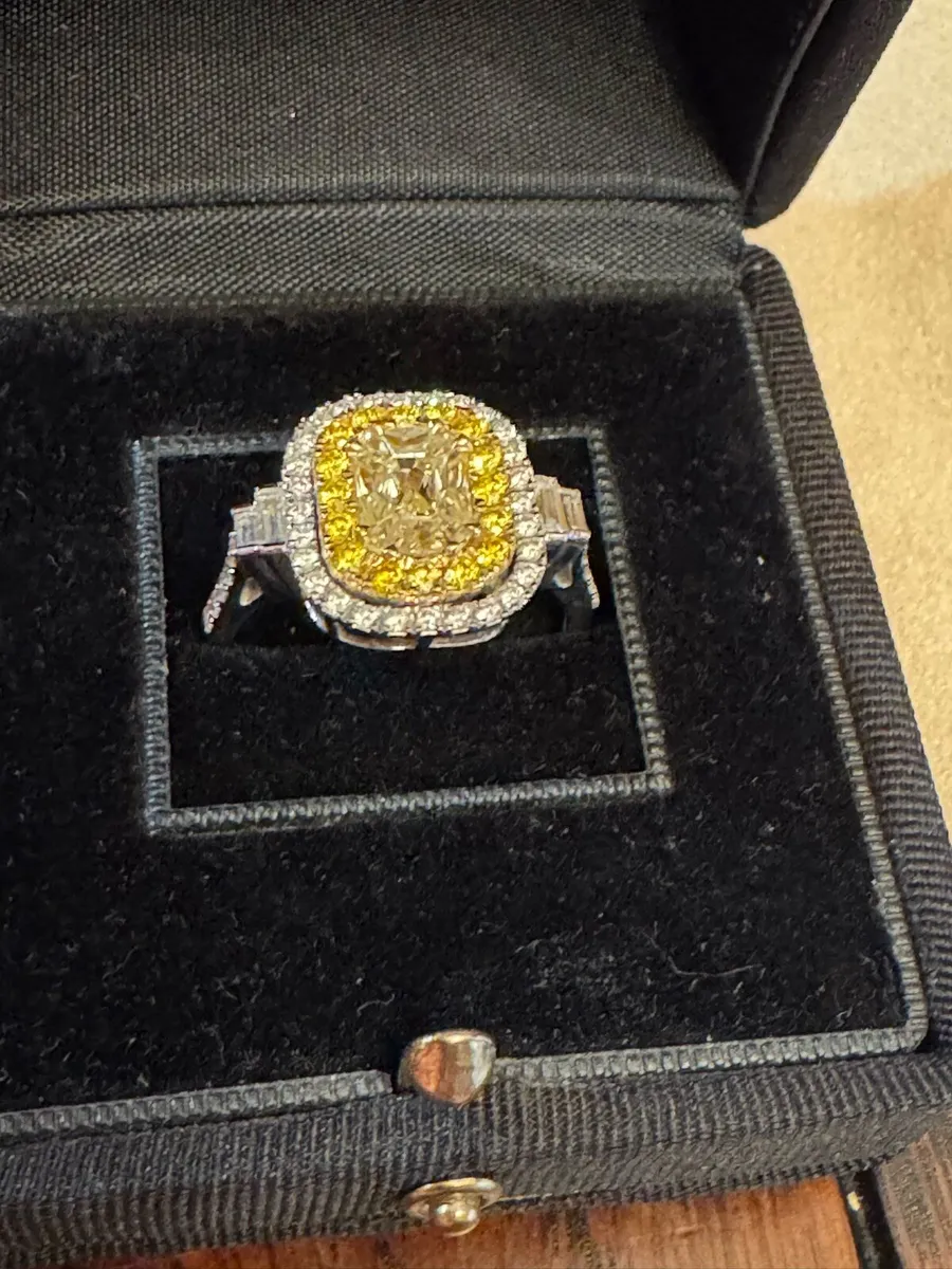 9 ct white gold yellow diamond ring with valuation - Image 3
