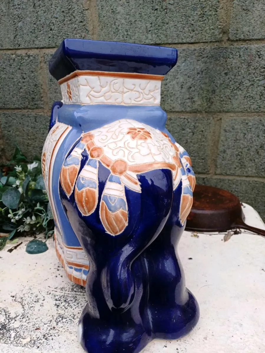 1970s Ceramic Elephant Plant Stand - Image 4