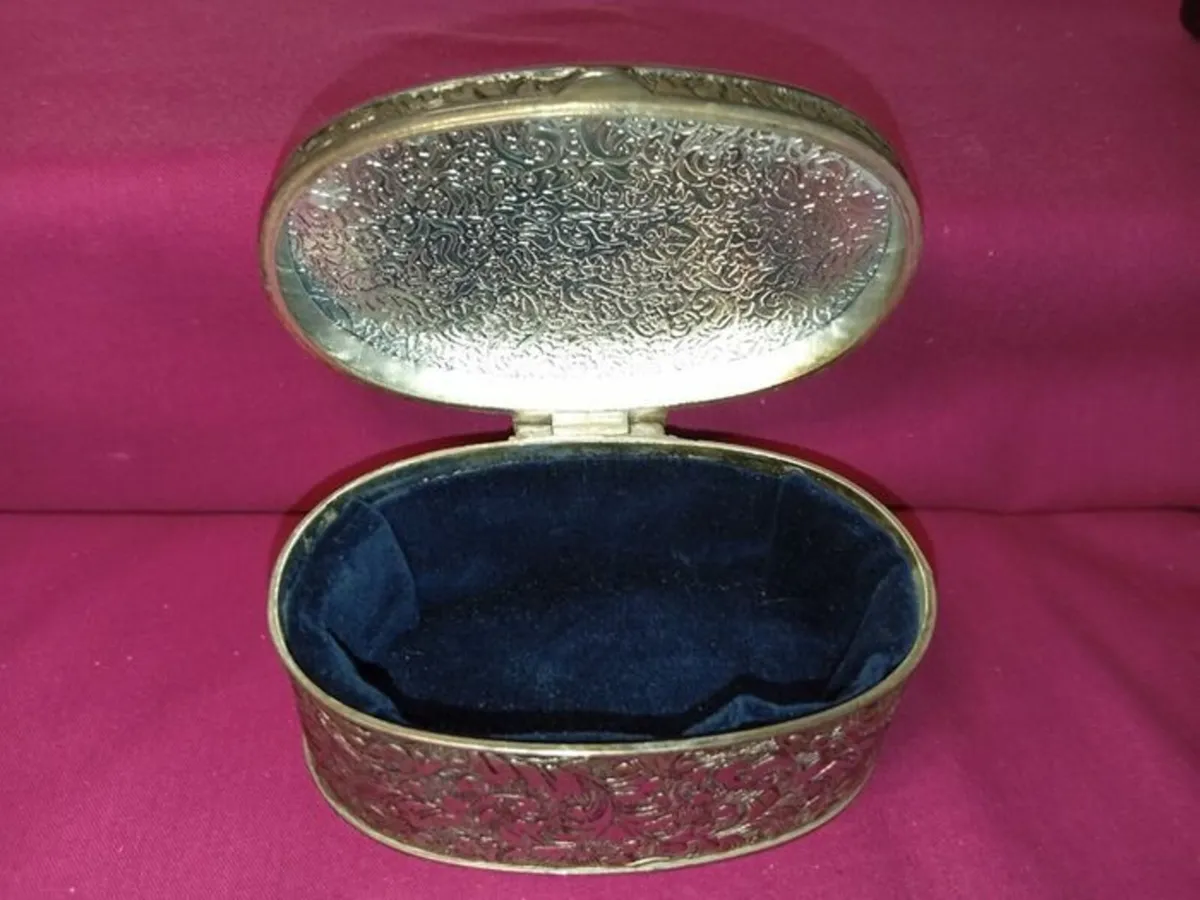 Vintage Silver Metal Filigree Lidded Jewellery - Image 2
