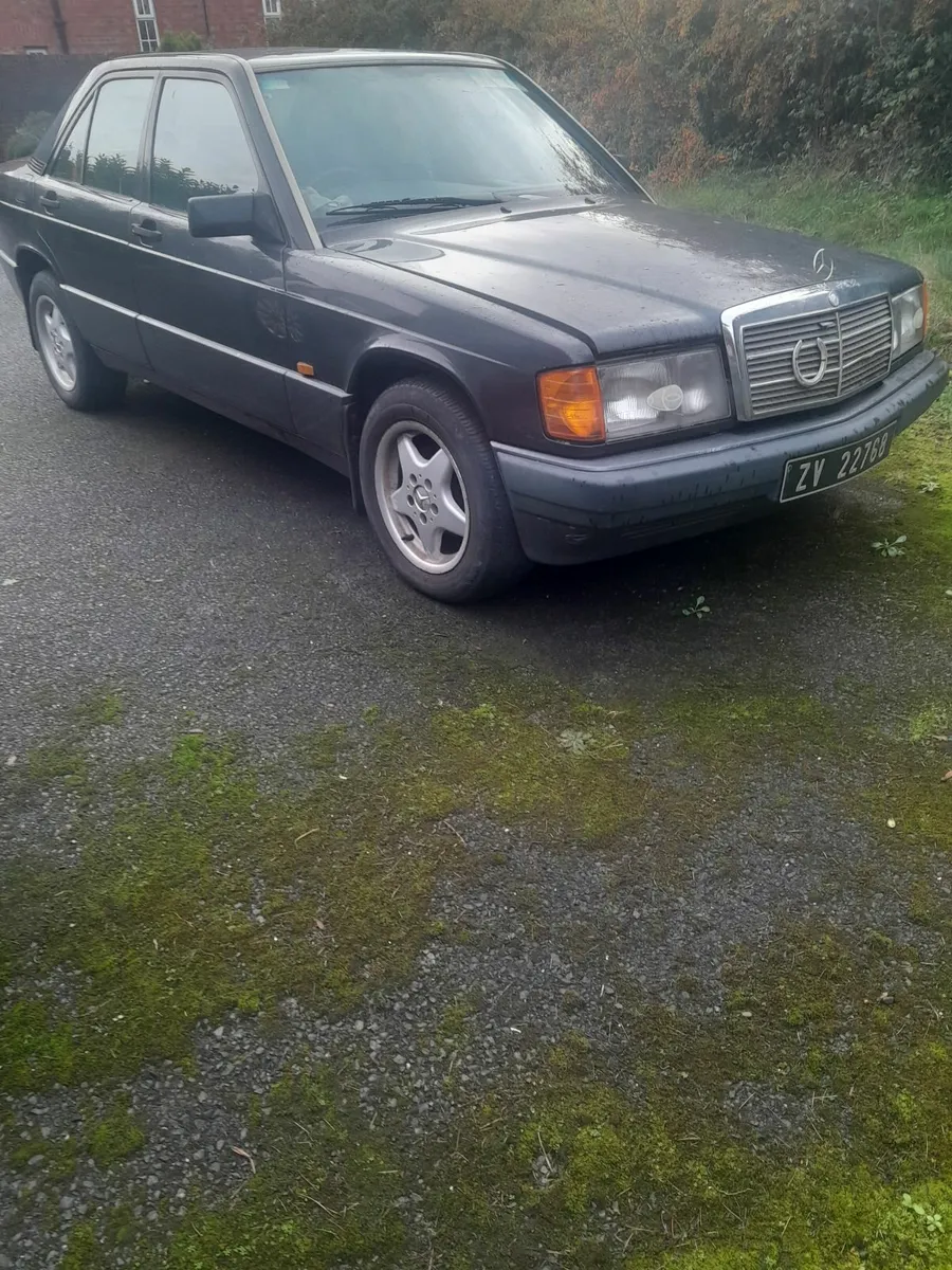 Mercedes-Benz 1990 - Image 4