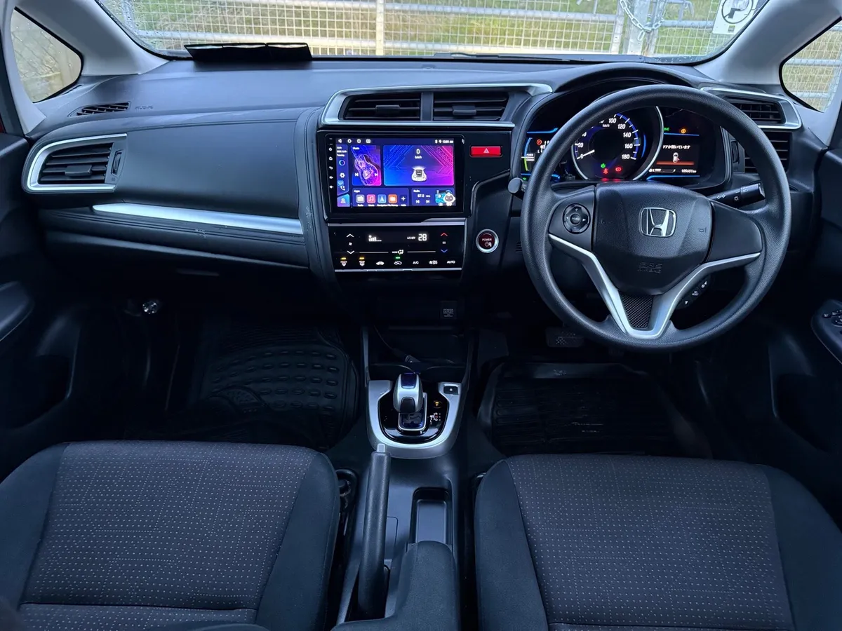 151 Honda Fit Jazz Hybrid 1.5 Fresh Import - Image 4