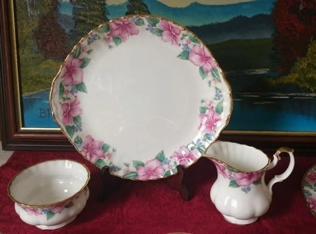 45Pc. Royal Albert Lydia Bone China Dinner&Tea Set - Image 3