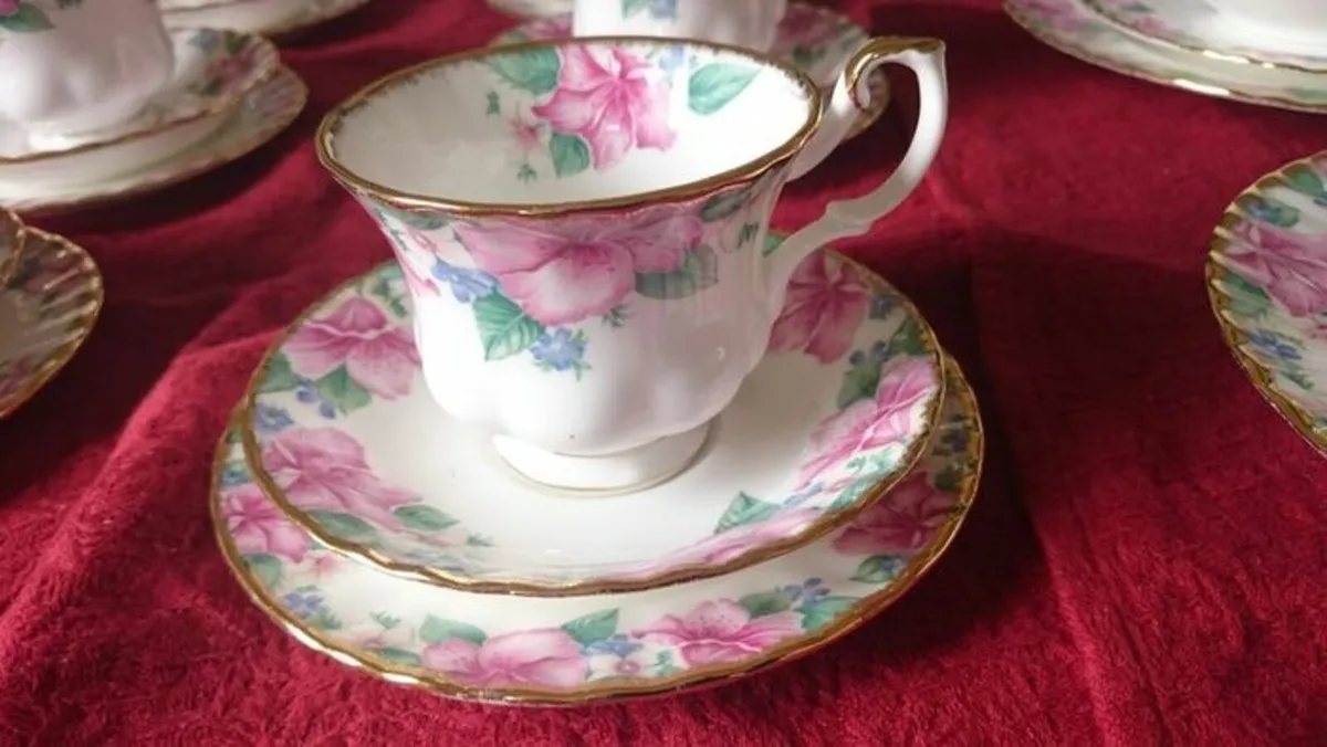 45Pc. Royal Albert Lydia Bone China Dinner&Tea Set - Image 4