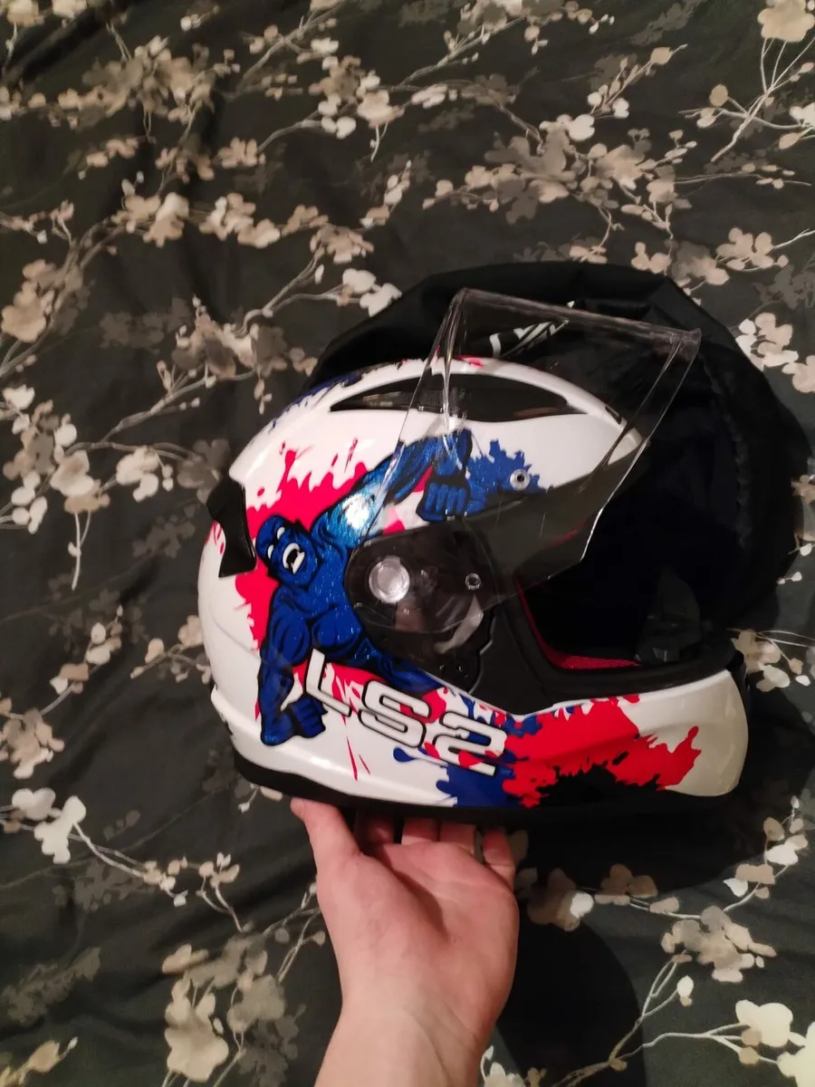 Motorcycle helmet - Image 3