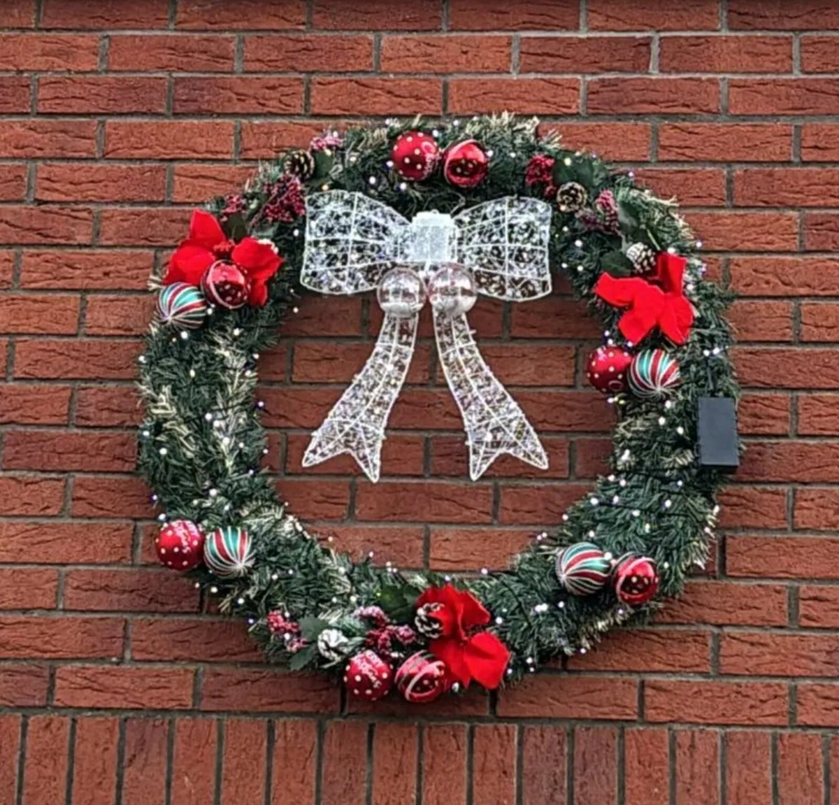 Christmas wreaths (90cm / 3 feet diameter) - Image 1