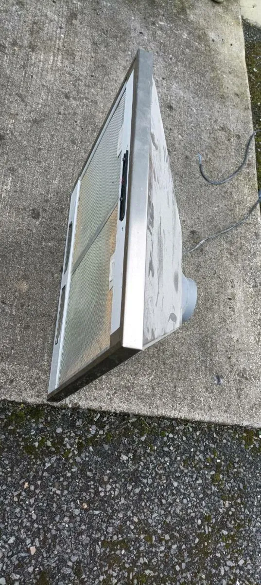 Extractor hood - Image 1