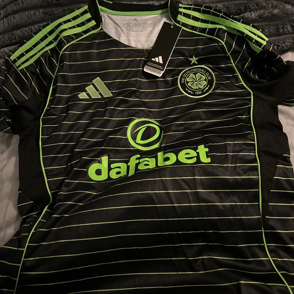 Glasgow Celtic away jersey 25/26 brand new - Image 1