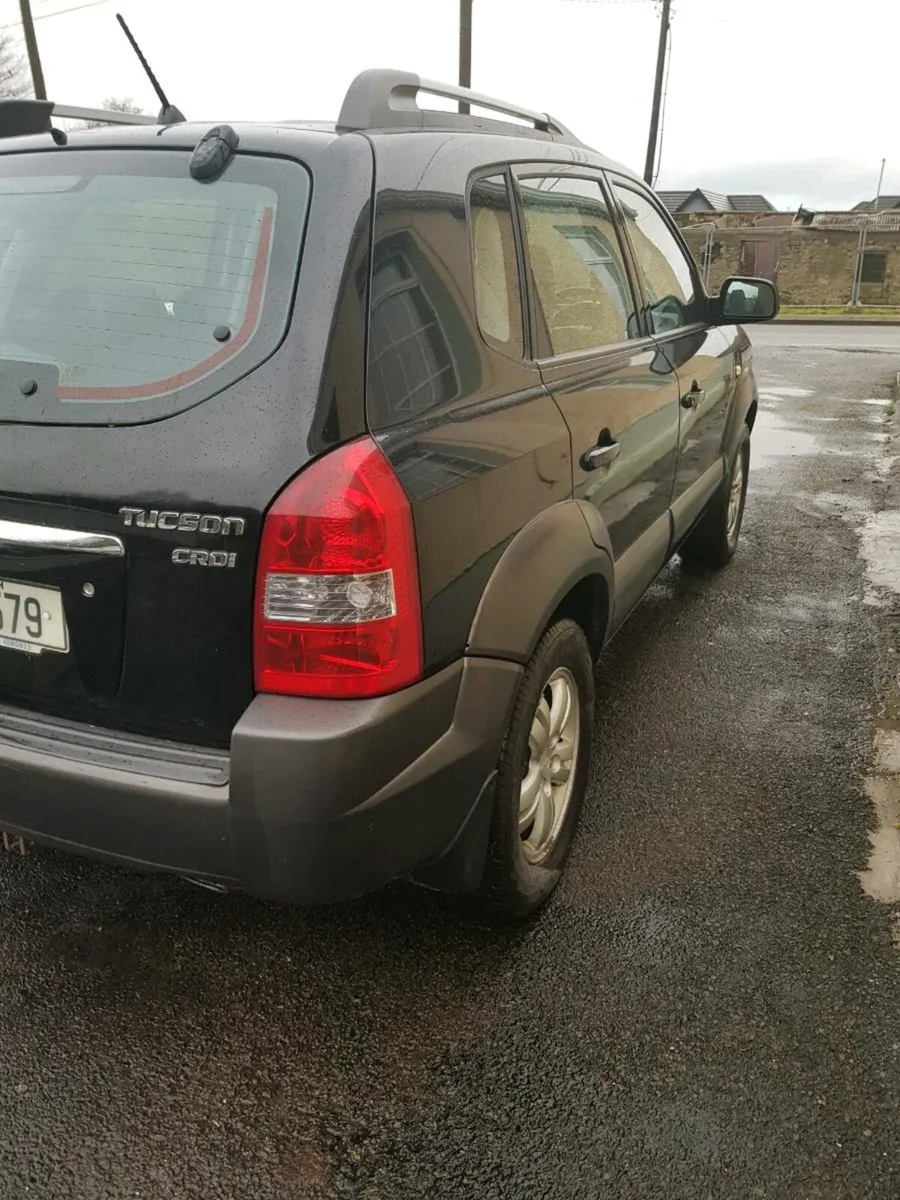 07 Hyundai Tucson - Image 3