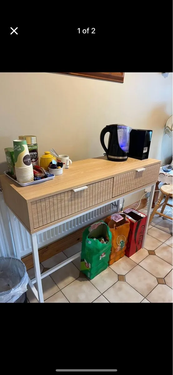 Hall console - Image 1