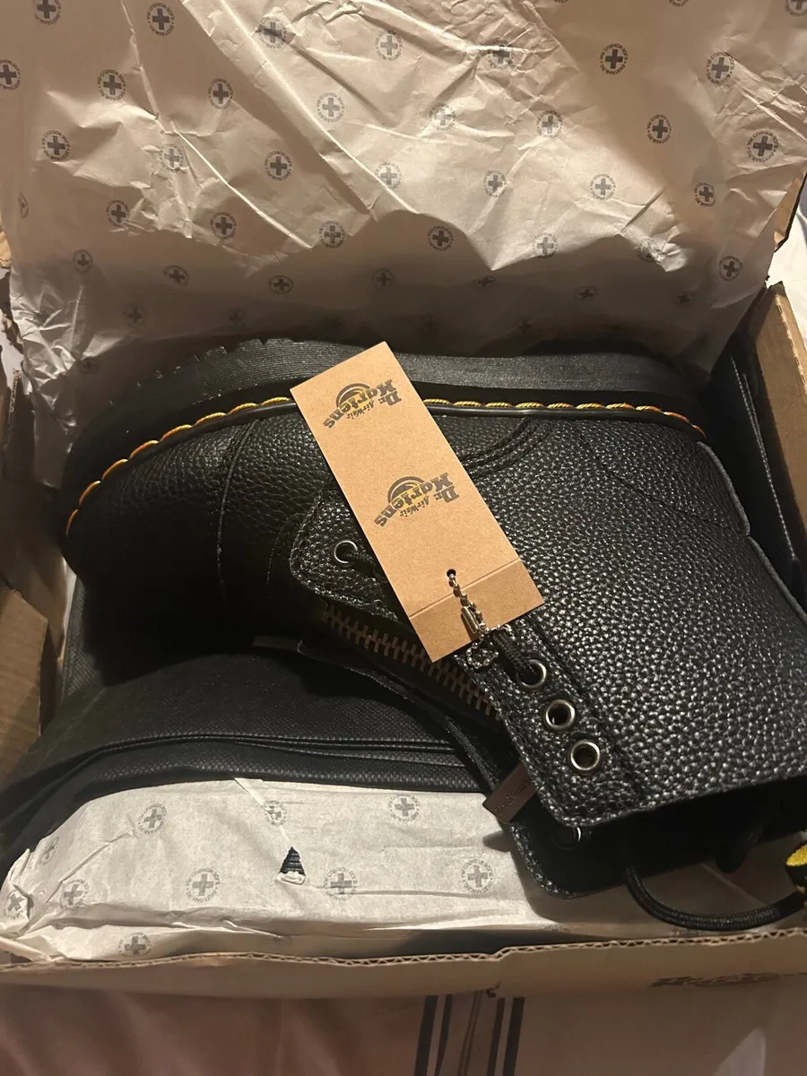 Boots size 6 - Image 2