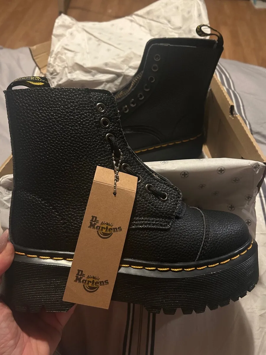 Boots size 6 - Image 3