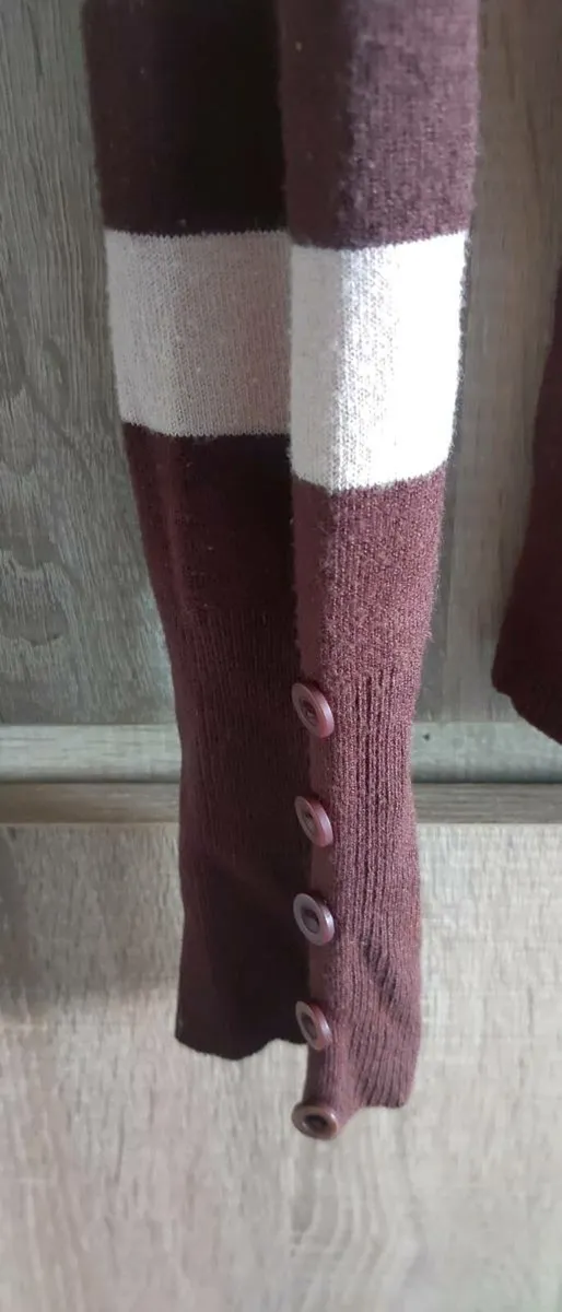 Stripes knittied top fits s m l strechy - Image 2