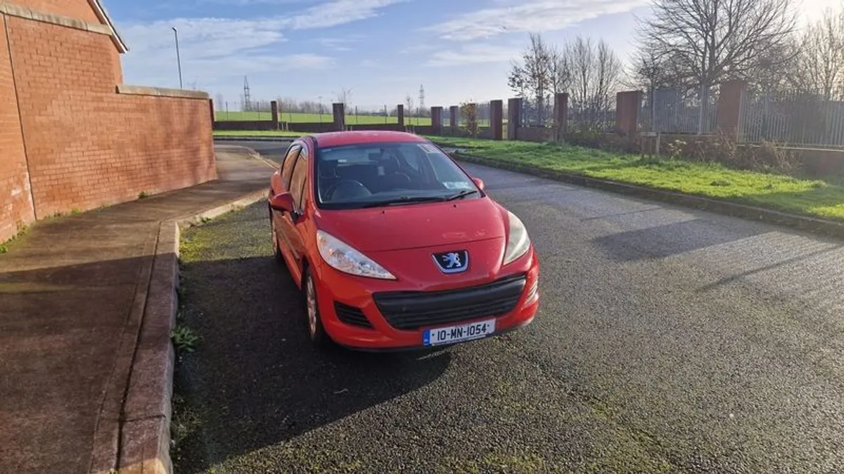 10 Peugeot 207 1.4 petrol tax and new nct - Image 1