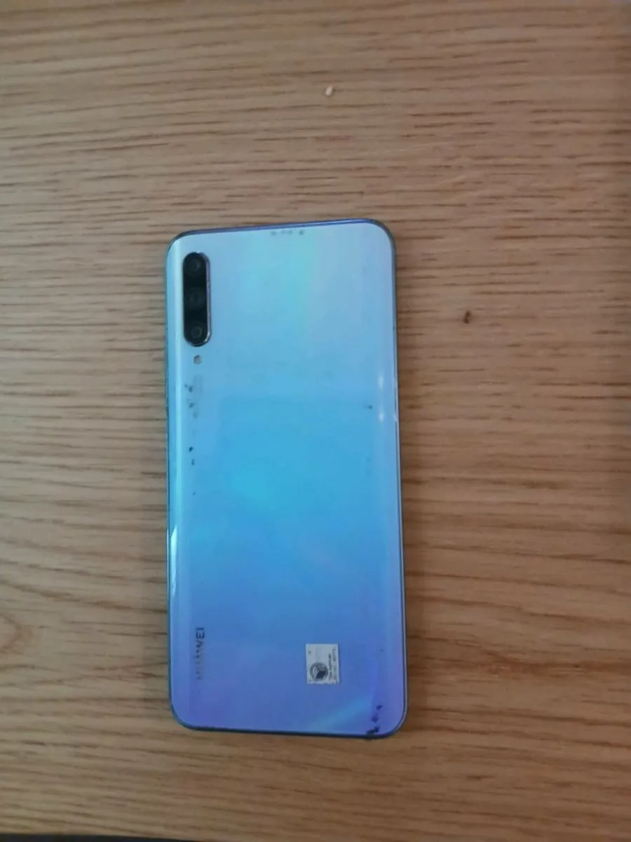 Huawei Y9 - Image 2