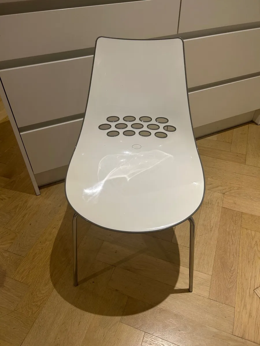 Calligaris Dining table and chairs - Image 4