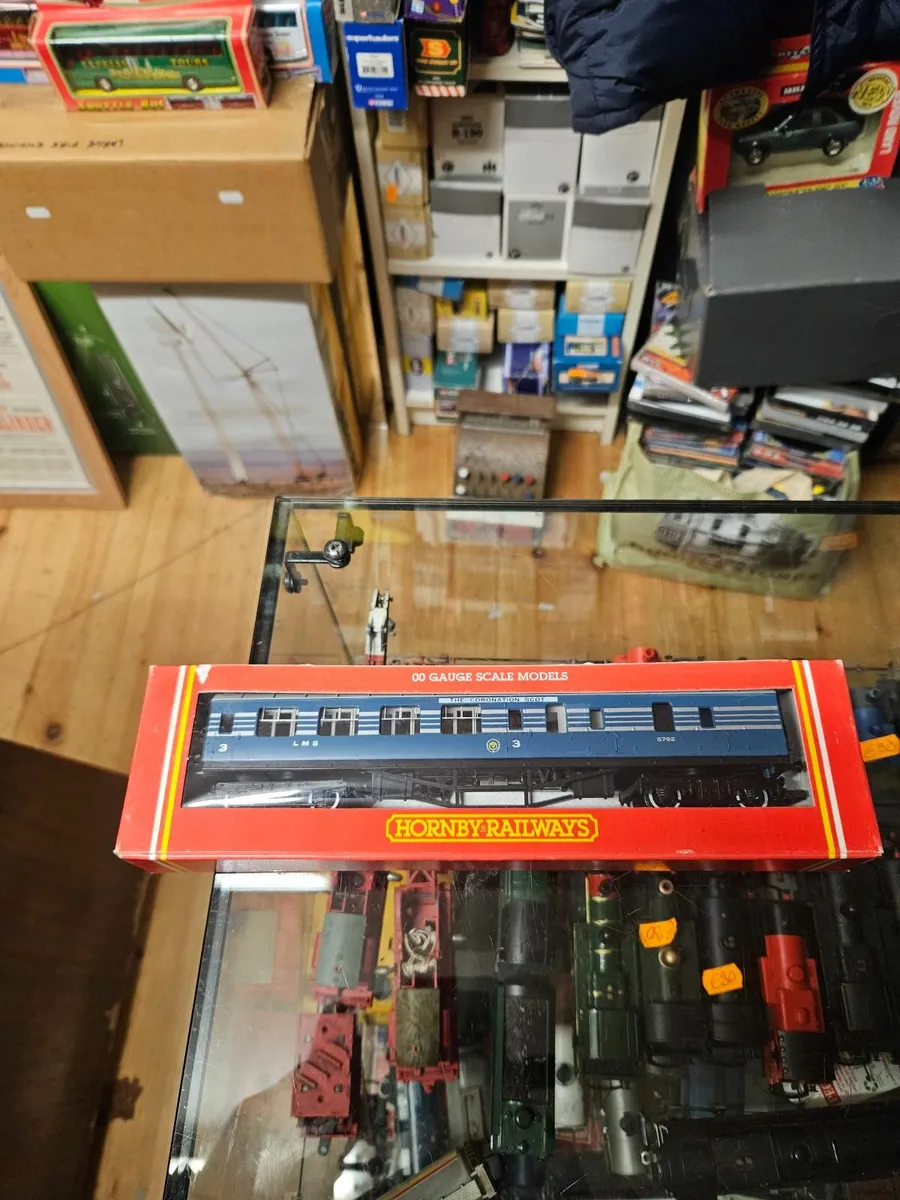 Hornby OO Gauge Carraige