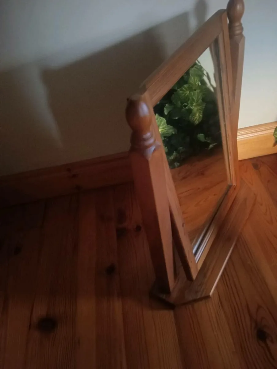 Pine mirror good condition 10 euro - Image 1